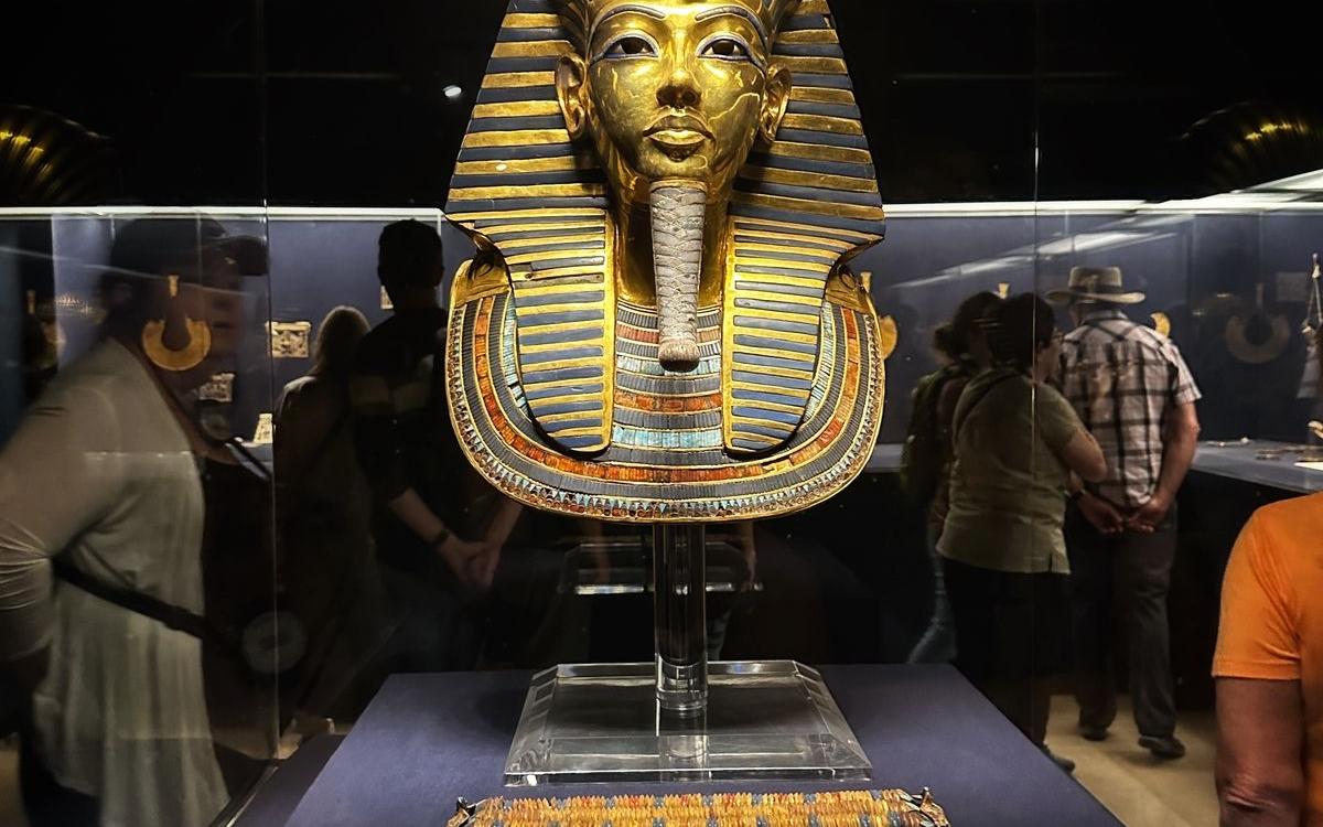Cairo by bus Grand museum