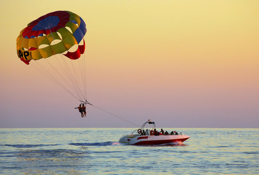 7Parasailing