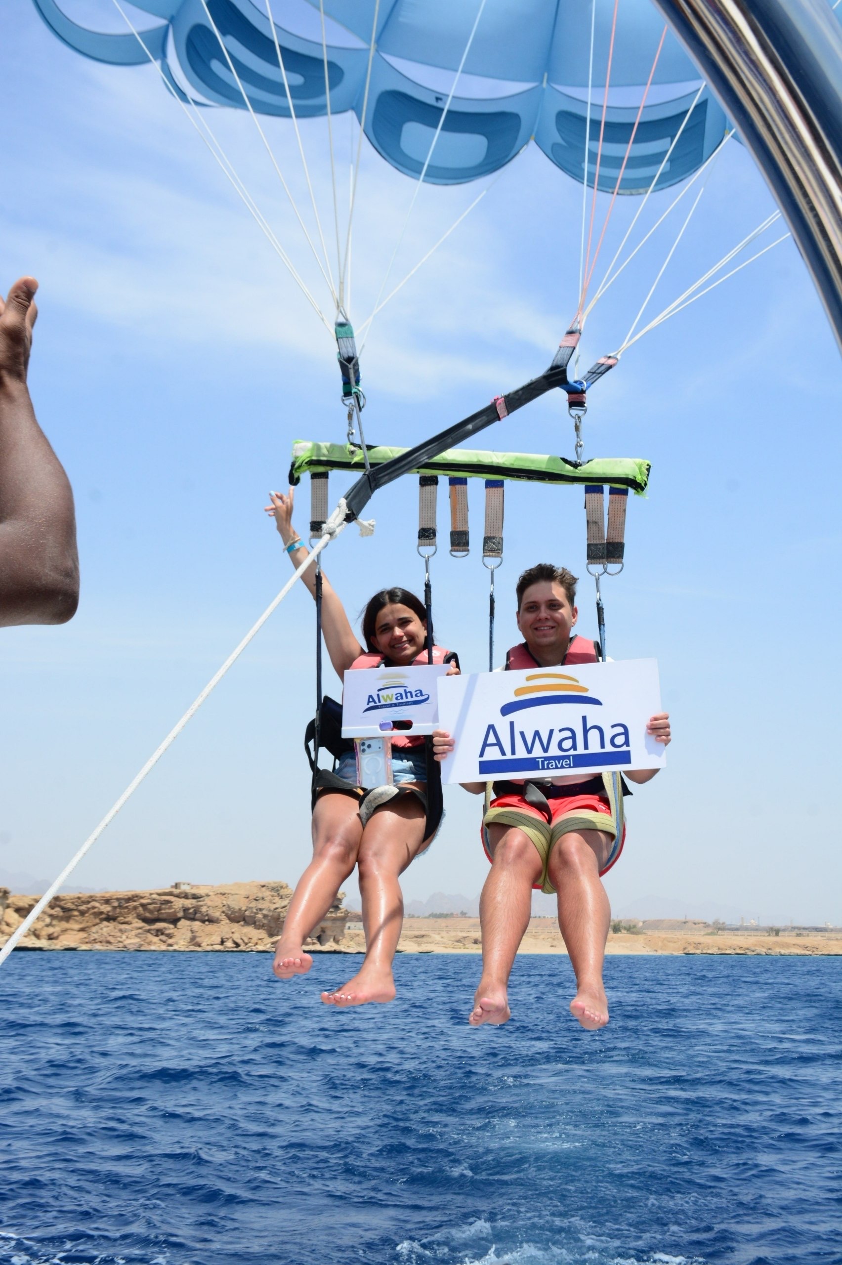 8Parasailing